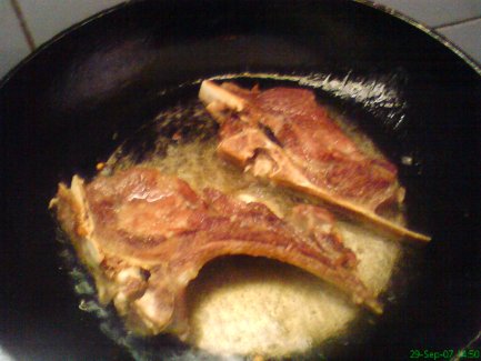 naomi-spare-ribs-frying.JPG